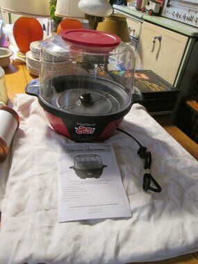 West bend 6 qt stirer crazy popcorn Mint like new with instructions